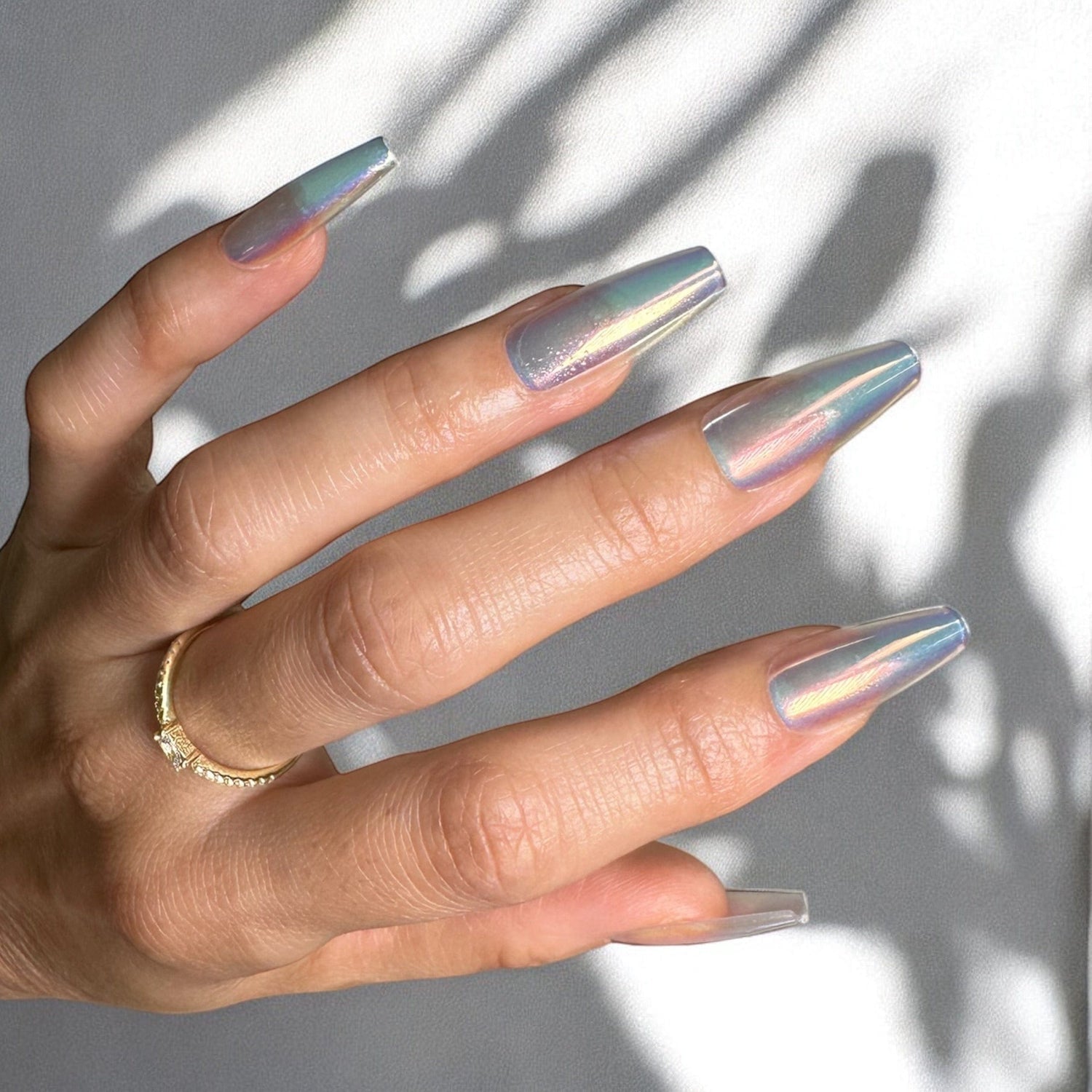 Long Coffin Iridescent Chrome Nails Long Coffin Iridescent Chrome Nails — Clear Nails 2027
