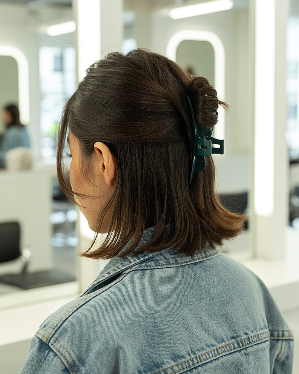 Half-Up Twisted Bun With Dark Green Clip Half-Up Twisted Bun With Dark Green Clip — Clips Easy Hairstyles 2027