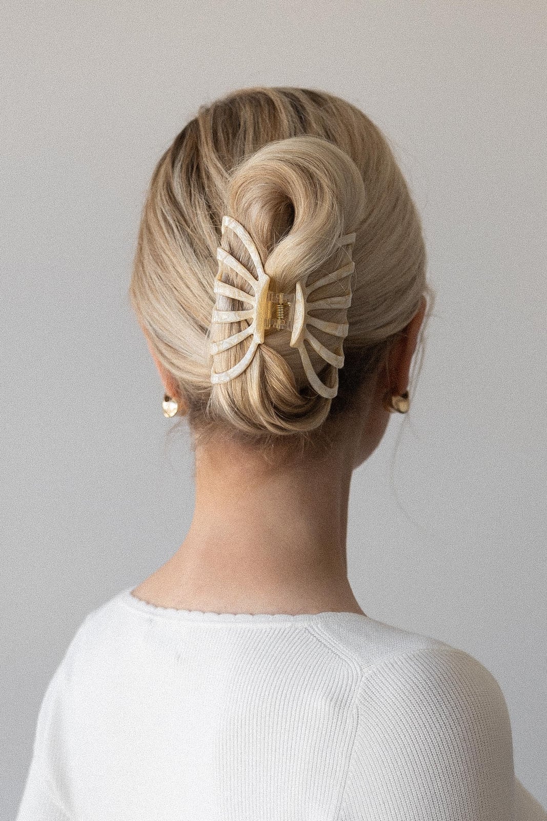 Neat Updo With Decorative Claw Clip Neat Updo With Decorative Claw Clip — Clips Easy Hairstyles 2027
