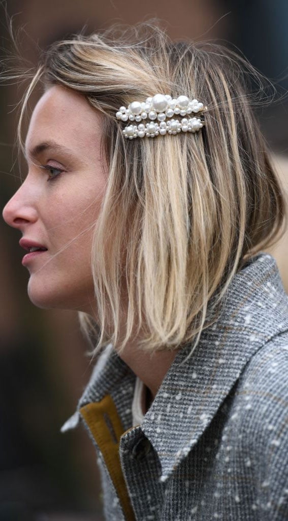 Chin Bob With Wavy Texture And Pearl Barrette Chin Bob With Wavy Texture And Pearl Barrette — Clips Easy Hairstyles 2027