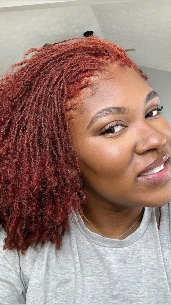 Shoulder Length Sister Locs In Vibrant Red, Wavy Shoulder Length Sister Locs In Vibrant Red, Wavy — Colored Locs 2027