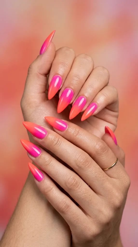 Glossy Coral to Pink Gradient Stiletto Nails Glossy Coral to Pink Gradient Stiletto Nails — Coral Stiletto Nails 2027