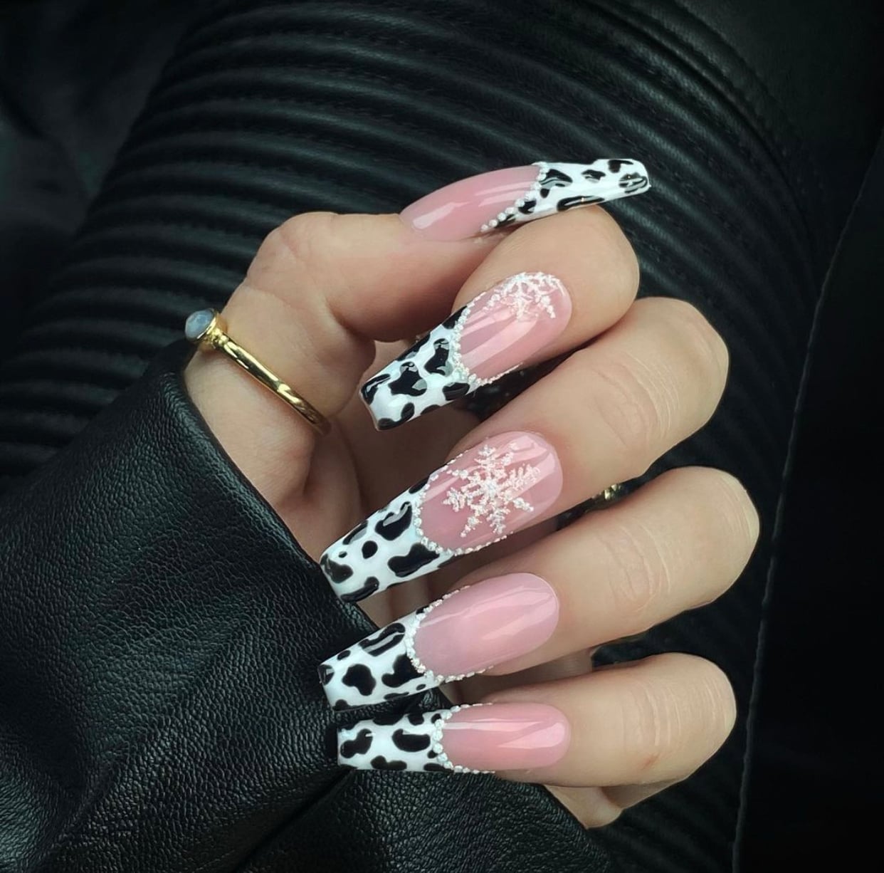 Cow Print French Tip Snowflake Accent Long Coffin Nails Cow Print French Tip Snowflake Accent Long Coffin Nails — Cow Print Airbrush Nails 2027