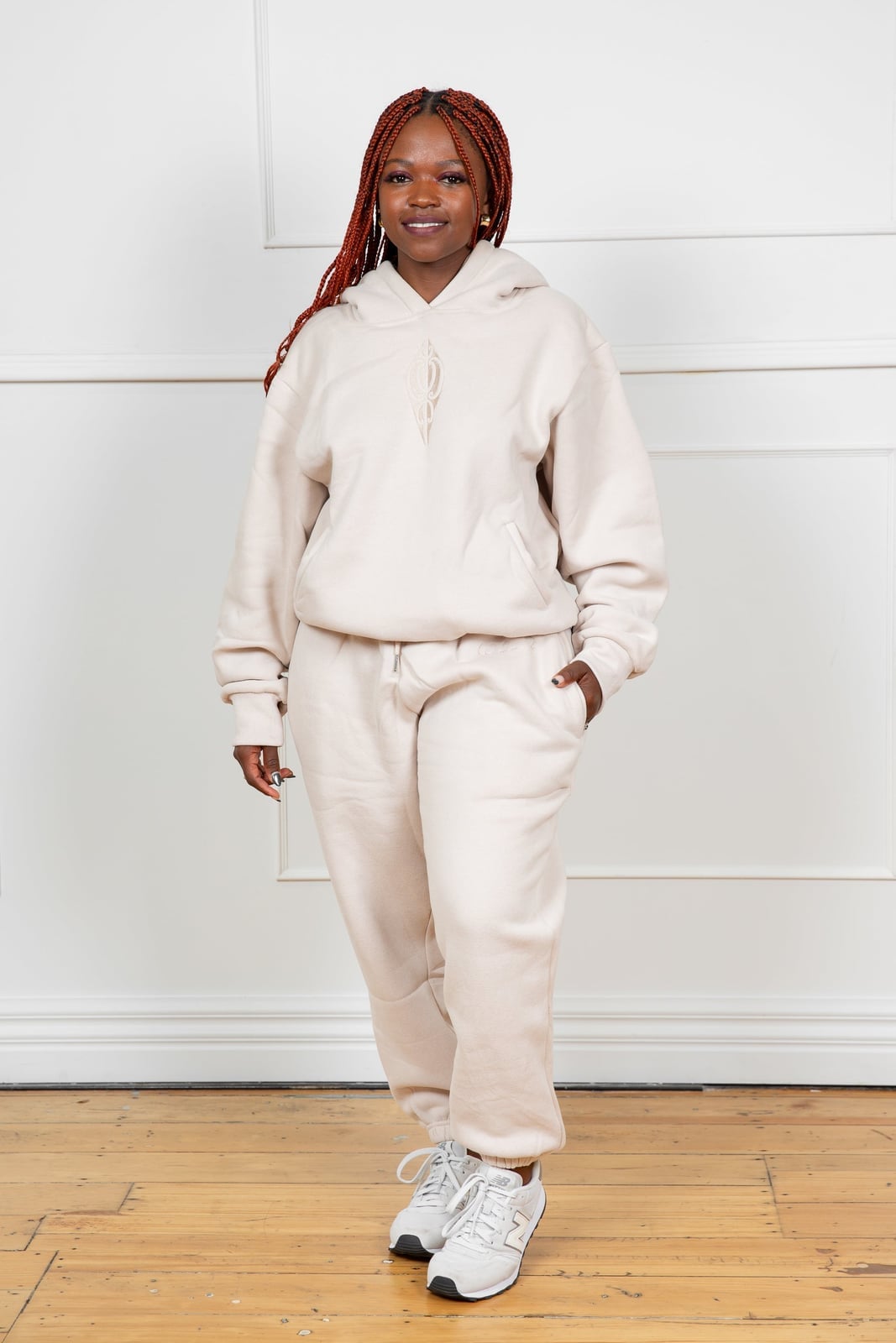 Cream Fleece Hoodie and Joggers With Drawstring Detail, Relaxed Fit Cream Fleece Hoodie and Joggers With Drawstring Detail, Relaxed Fit — Cream Joggers Outfits 2027