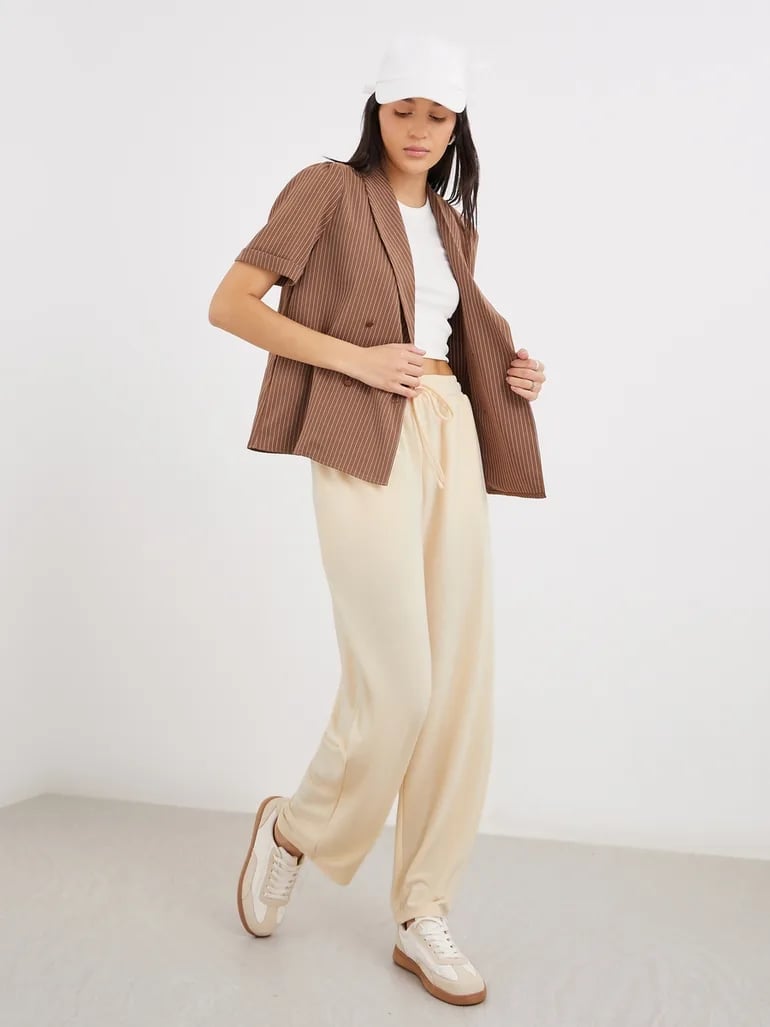 Cream Joggers With Pinstripe Blazer and Baseball Cap Cream Joggers With Pinstripe Blazer and Baseball Cap — Cream Joggers Outfits 2027
