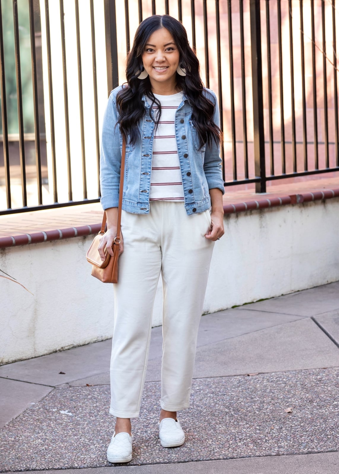 Cream Trousers With Denim Jacket Striped T-shirt and Crossbody Bag Cream Trousers With Denim Jacket Striped T-shirt and Crossbody Bag — Cream Joggers Outfits 2027