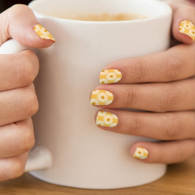 Short Square Bright Yellow All Over Daisy Print Short Square Bright Yellow All Over Daisy Print — Daisy Nails 2027