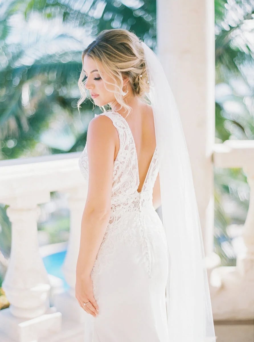 Blonde Loose Updo With Veil Blonde Loose Updo With Veil — Destination Wedding Hairstyles 2027