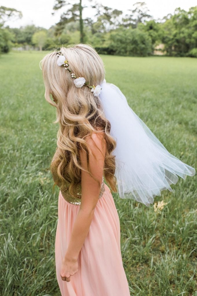 Mid-Back Blonde Loose Waves With Veil, Long Layers Mid-Back Blonde Loose Waves With Veil, Long Layers — Down Bachelorette Hairstyles 2027