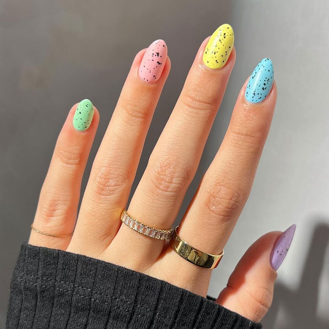Short Oval Matte Nails with Speckled Pattern Short Oval Matte Nails with Speckled Pattern — Easter Egg Nails 2027