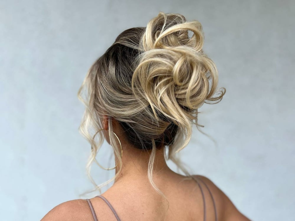 Blonde Wavy Textured Messy Updo — Easy Hairstyles 2027 for Morning