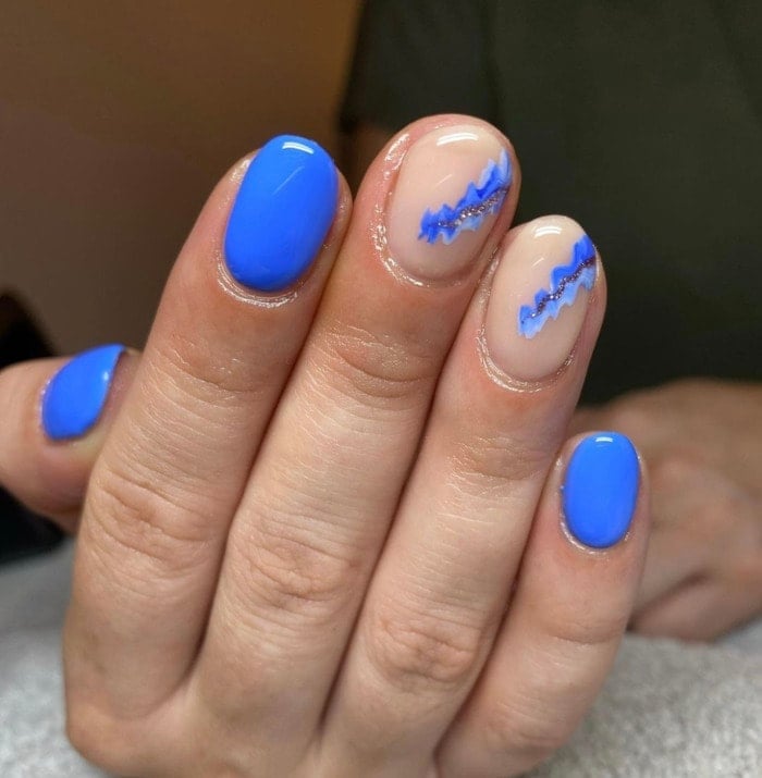 White Stripe Glossy Electric Blue Short Almond Nails White Stripe Glossy Electric Blue Short Almond Nails — Electric Blue Nails 2027