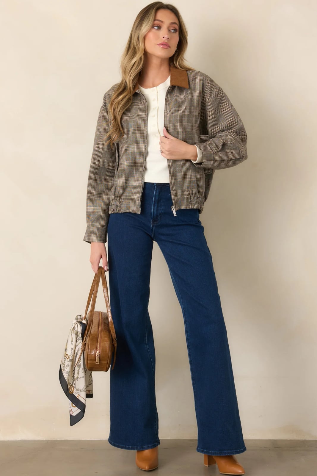 Brown plaid bomber jacket with wide-leg jeans Brown plaid bomber jacket with wide-leg jeans — Fall Bomber Jacket Outfits 2026