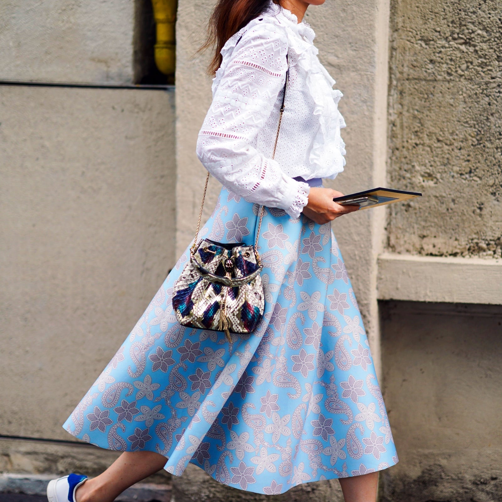 Gray floral midi skirt with ruffled blouse, Blue Low-Top Sneakers Gray floral midi skirt with ruffled blouse, Blue Low-Top Sneakers — Floral Skirt Outfits 2027