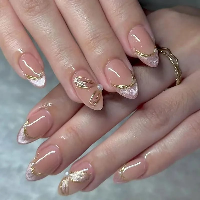 Artificial Cat Eye Pink Gold Foil French Bow Artificial Cat Eye Pink Gold Foil French Bow — Foil Nails 2027