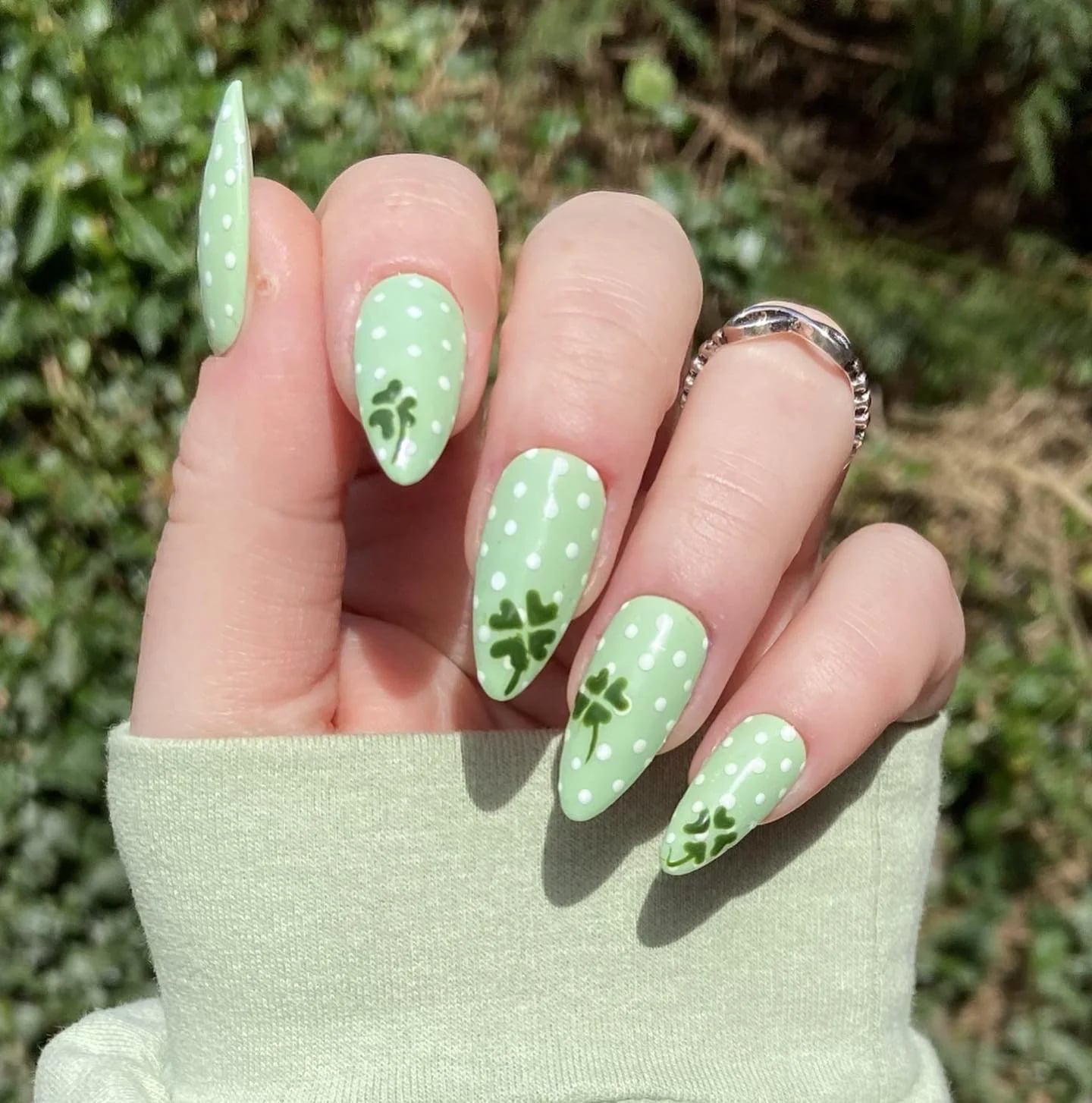 Long Stiletto Matte Green With White Polka Dots Long Stiletto Matte Green With White Polka Dots — Four Leaf Clover Nails 2027