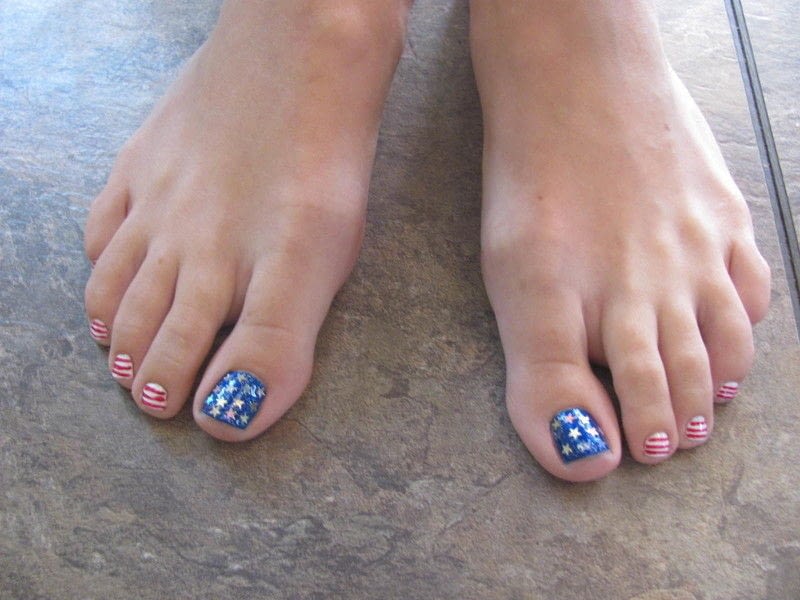 Blue Stars Red Stripes Flag Design Short Square, Office-Safe Version Blue Stars Red Stripes Flag Design Short Square, Office-Safe Version — Fourth of July Toe Nails 2027