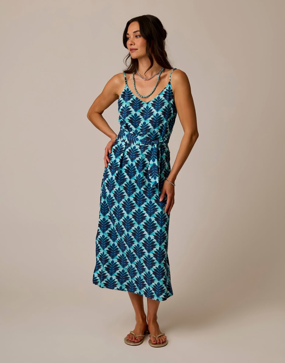 Blue sleeveless midi dress with dark blue leaf print Blue sleeveless midi dress with dark blue leaf print — Garden Party Dresses 2027