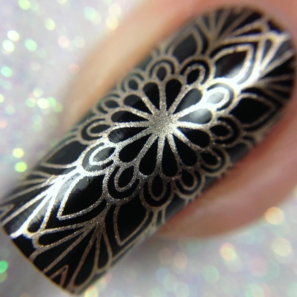 Intricate Gold Mandala Almond Nails Intricate Gold Mandala Almond Nails — Gold Stamping Nails 2027