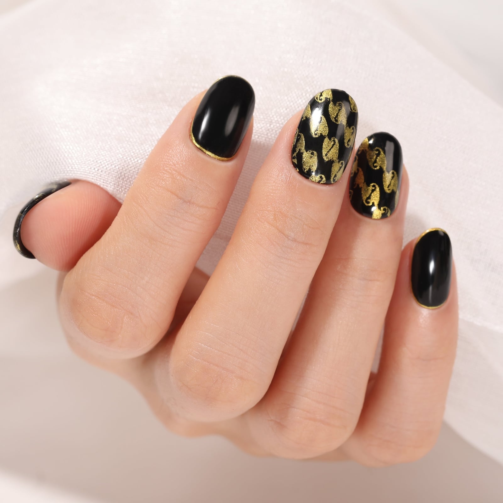 Black Paisley Gold Stamped Nails Black Paisley Gold Stamped Nails — Gold Stamping Nails 2027