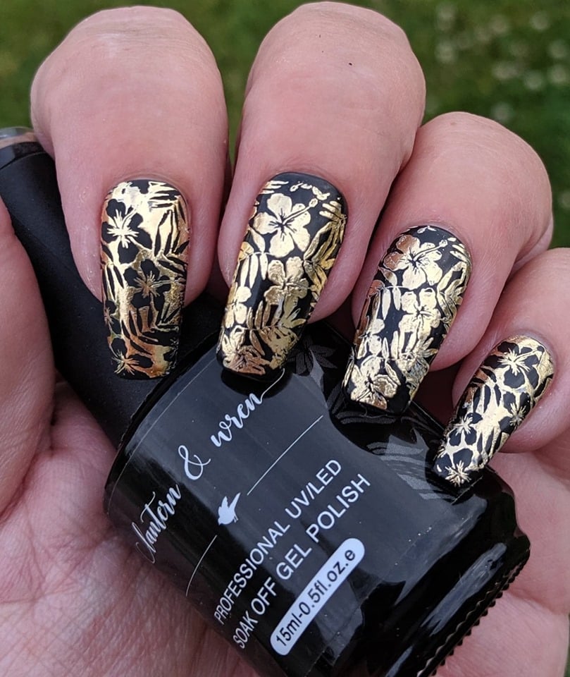 Black Gold Floral Foil Nails Black Gold Floral Foil Nails — Gold Stamping Nails 2027