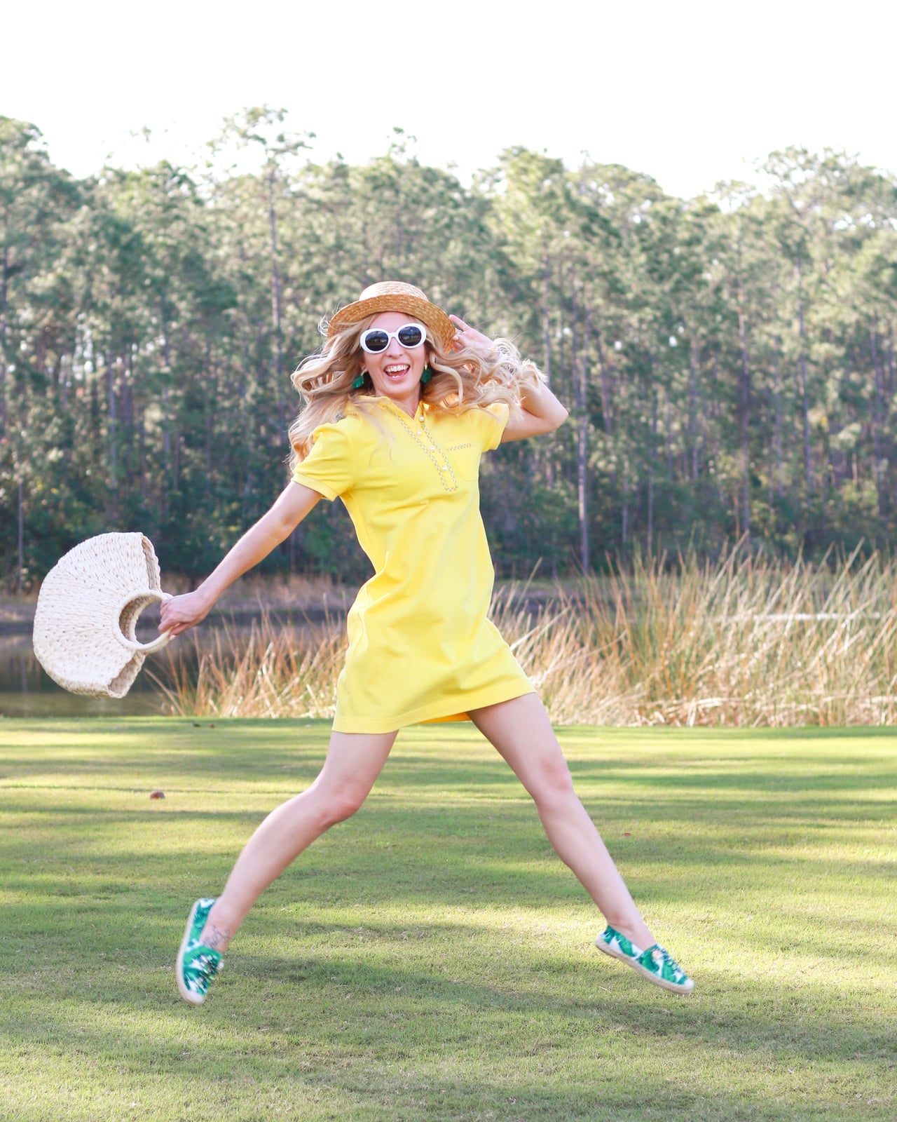 Yellow polo dress with patterned sneakers Yellow polo dress with patterned sneakers — Golf Tournament Outfits 2027