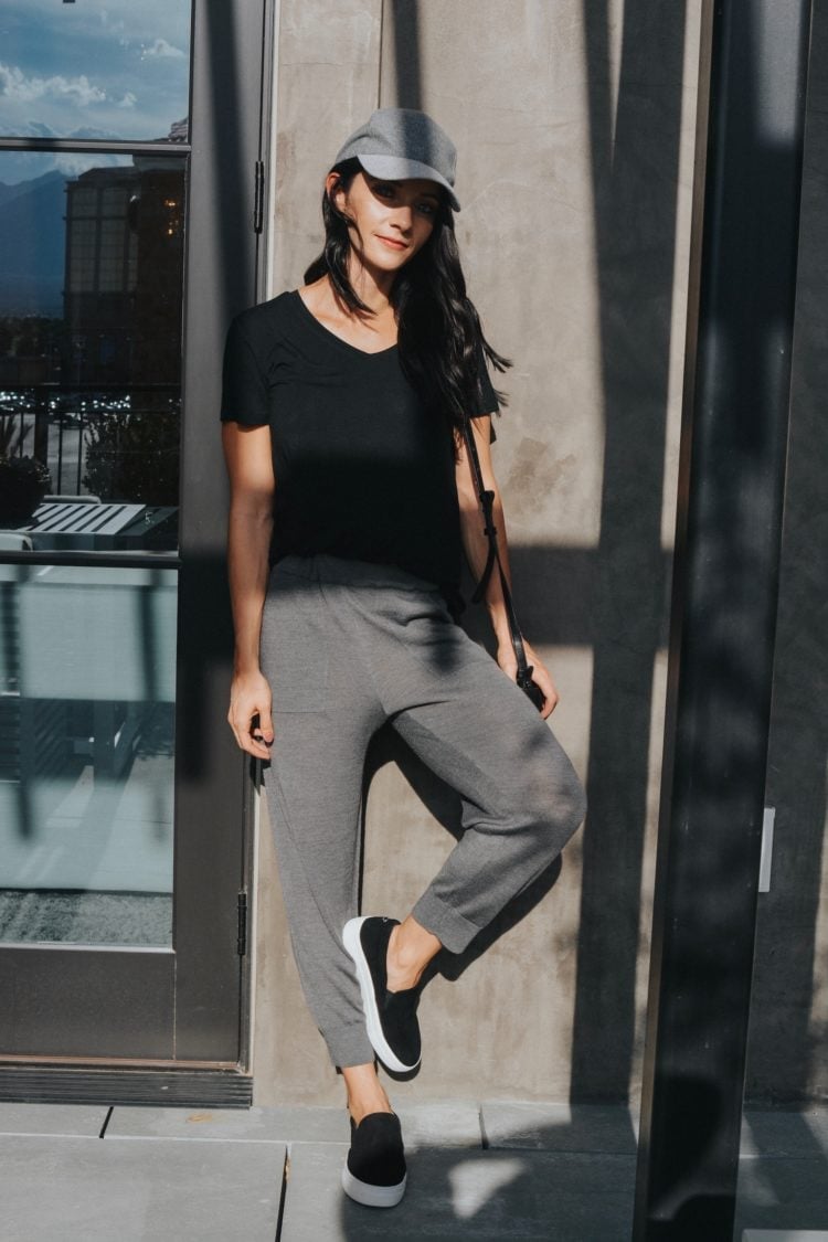 Gray Joggers With Black T-Shirt and Baseball Cap Gray Joggers With Black T-Shirt and Baseball Cap — Gray Joggers Outfits 2027
