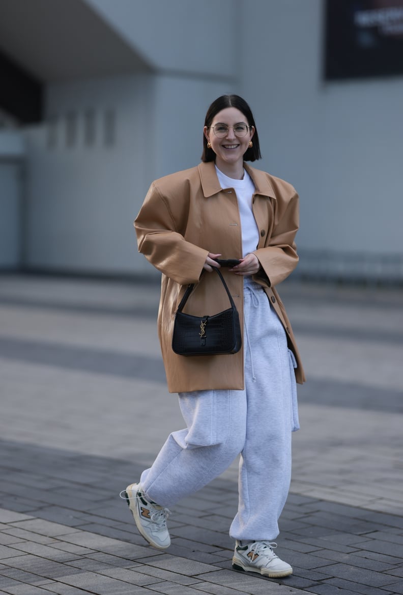 Light Gray Joggers With Oversized Faux Leather Jacket Light Gray Joggers With Oversized Faux Leather Jacket — Gray Joggers Outfits 2027