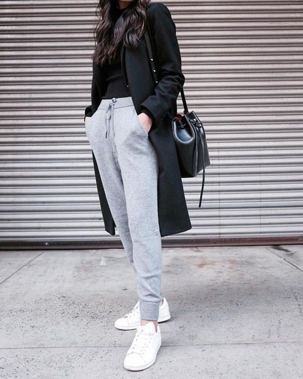 Gray Joggers With Turtleneck and Oversized Black Coat, White Sneakers Gray Joggers With Turtleneck and Oversized Black Coat, White Sneakers — Gray Joggers Outfits 2027