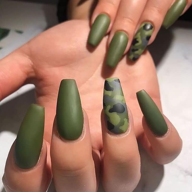 Matte Olive Gray Black Camouflage Long Coffin Nails Matte Olive Gray Black Camouflage Long Coffin Nails — Green Camo Nails 2027
