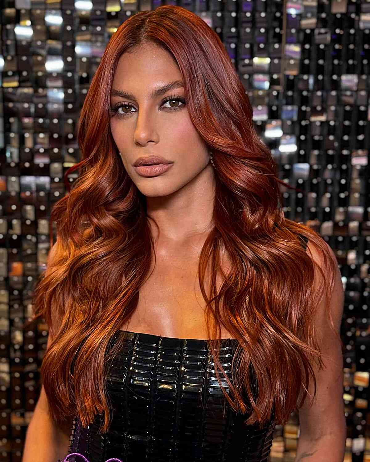 Mid-Back Vibrant Copper Red Waves Mid-Back Vibrant Copper Red Waves — Hair Color 2027 for Medium Skin