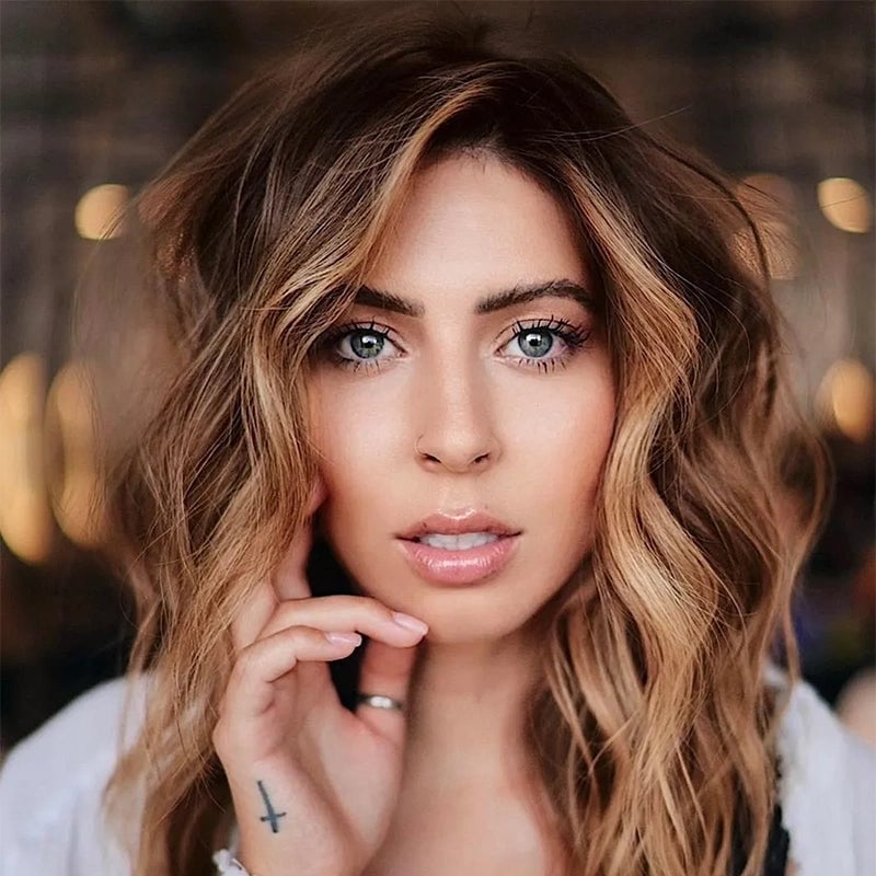 Collarbone Dark Blonde With Lighter Blonde Balayage, Wavy Collarbone Dark Blonde With Lighter Blonde Balayage, Wavy — Hair Color 2027 for Medium Skin