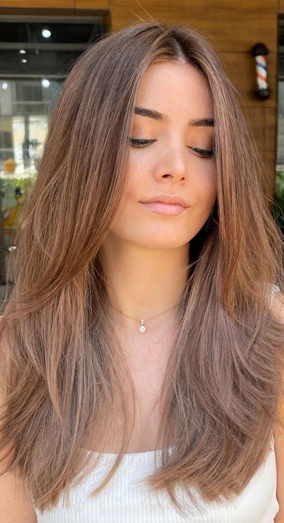 Face-Framing Long Curtain Bangs : Haircuts For Round Faces
