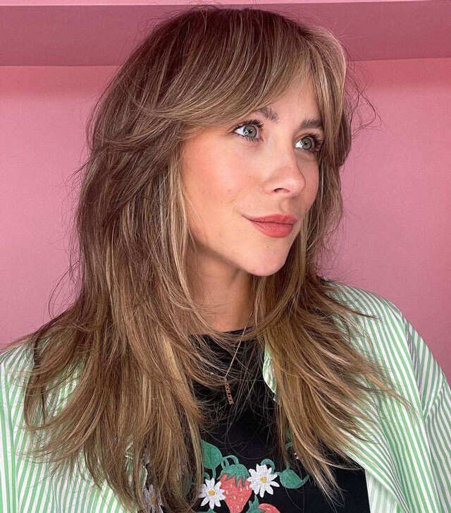 Collarbone Layers With Side Part Blowout — Hairstyles 2027 for Long Faces