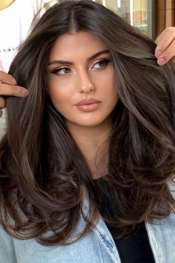 Collarbone Layers With Caramel Highlights — Hairstyles 2027 for Long Faces