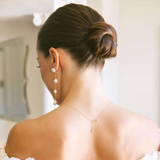 Sleek Nape Chignon Sleek Nape Chignon — Hairstyles 2027 for Long Neck