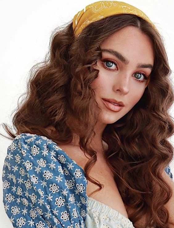 Mid-Back Wavy Hair With Yellow Bandana Mid-Back Wavy Hair With Yellow Bandana — Head Wrap Hairstyles 2027