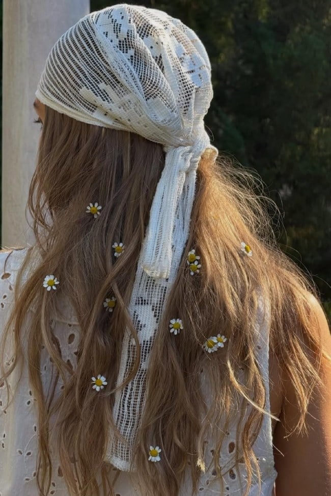Long Wavy Blonde Hair With Lace Head Wrap Long Wavy Blonde Hair With Lace Head Wrap — Head Wrap Hairstyles 2027