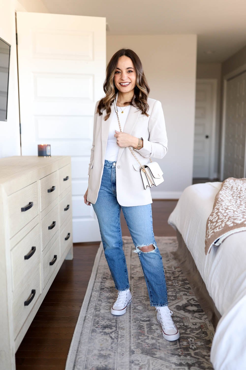 White Tank Top With Beige Blazer White Tank Top With Beige Blazer — High Top Converse Outfits 2027