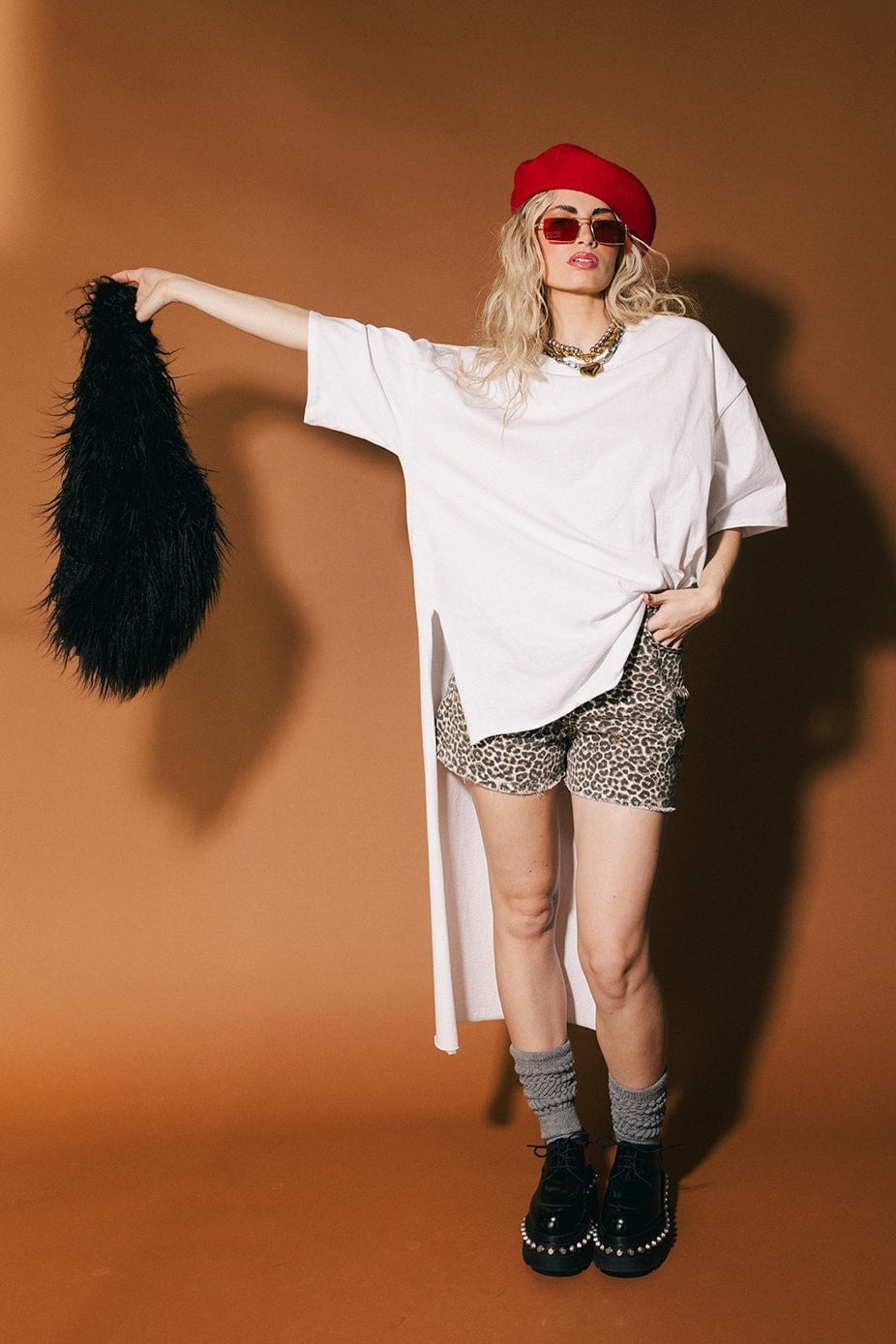 Oversized T-Shirt With Leopard Shorts and Red Beret Oversized T-Shirt With Leopard Shorts and Red Beret — Indie Sleaze Outfits 2027