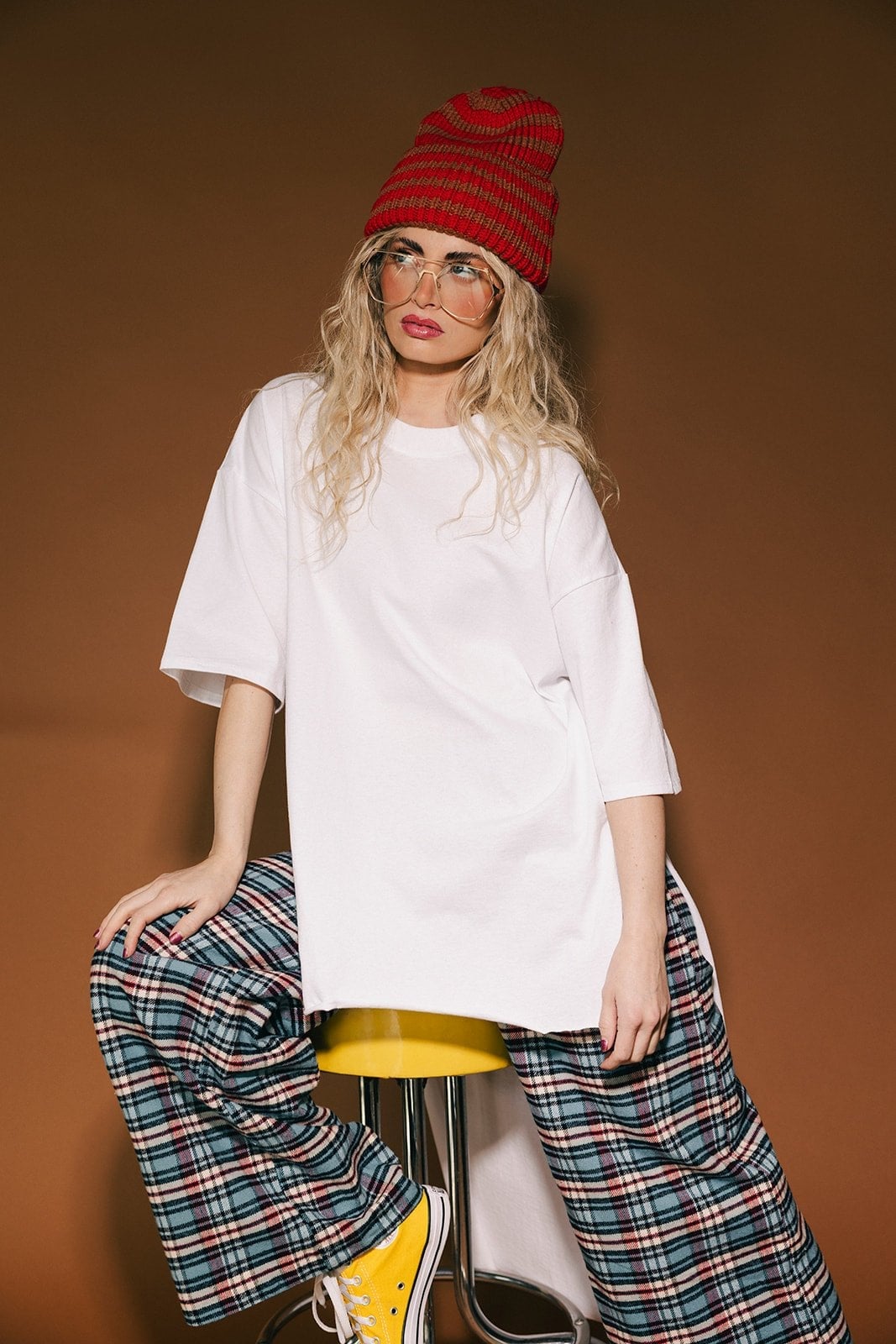 Oversized T-Shirt With Plaid Wide-Leg Trousers and Beanie Oversized T-Shirt With Plaid Wide-Leg Trousers and Beanie — Indie Sleaze Outfits 2027