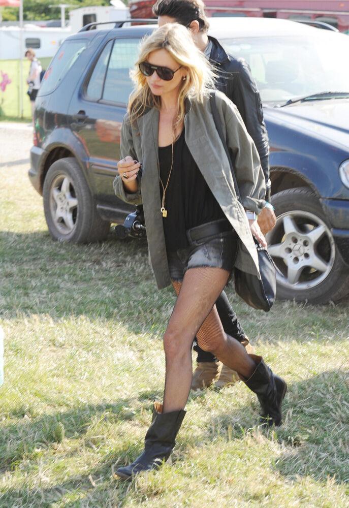 Olive Green Jacket With Fishnets and Black Boots Olive Green Jacket With Fishnets and Black Boots — Indie Sleaze Outfits 2027