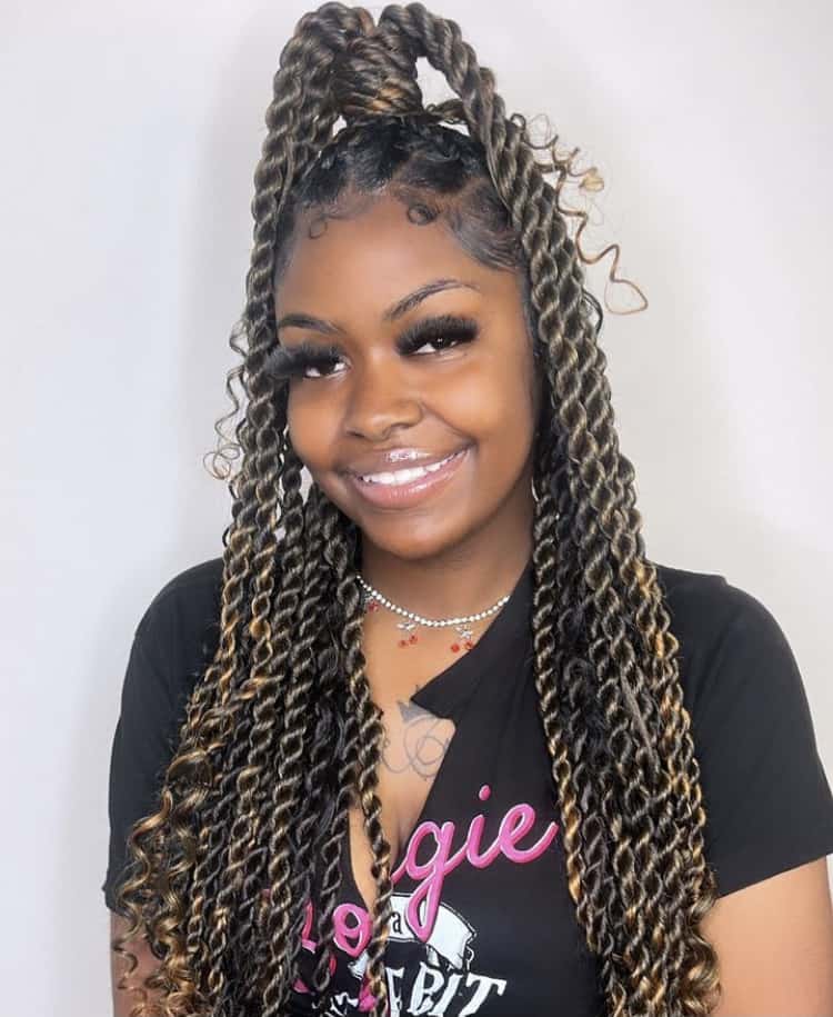 Ponytail With Honey Blonde Highlights and Curls Ponytail With Honey Blonde Highlights and Curls — Island Twists 2027