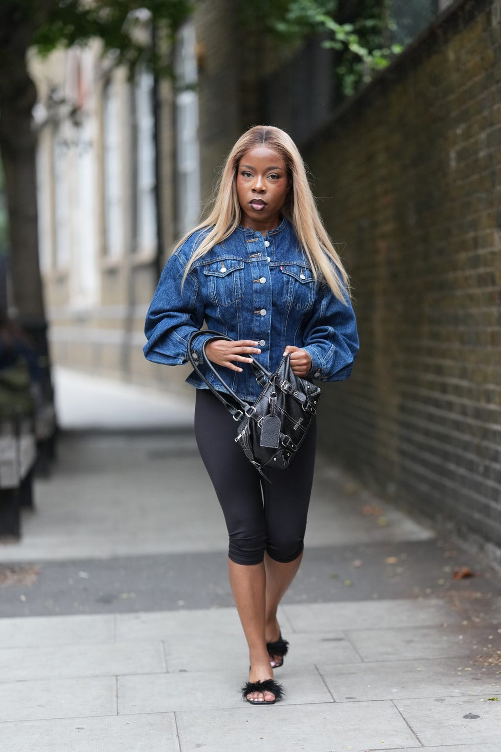 Oversized Denim Jacket With Capri Leggings Oversized Denim Jacket With Capri Leggings — Jean Jacket Outfits 2027