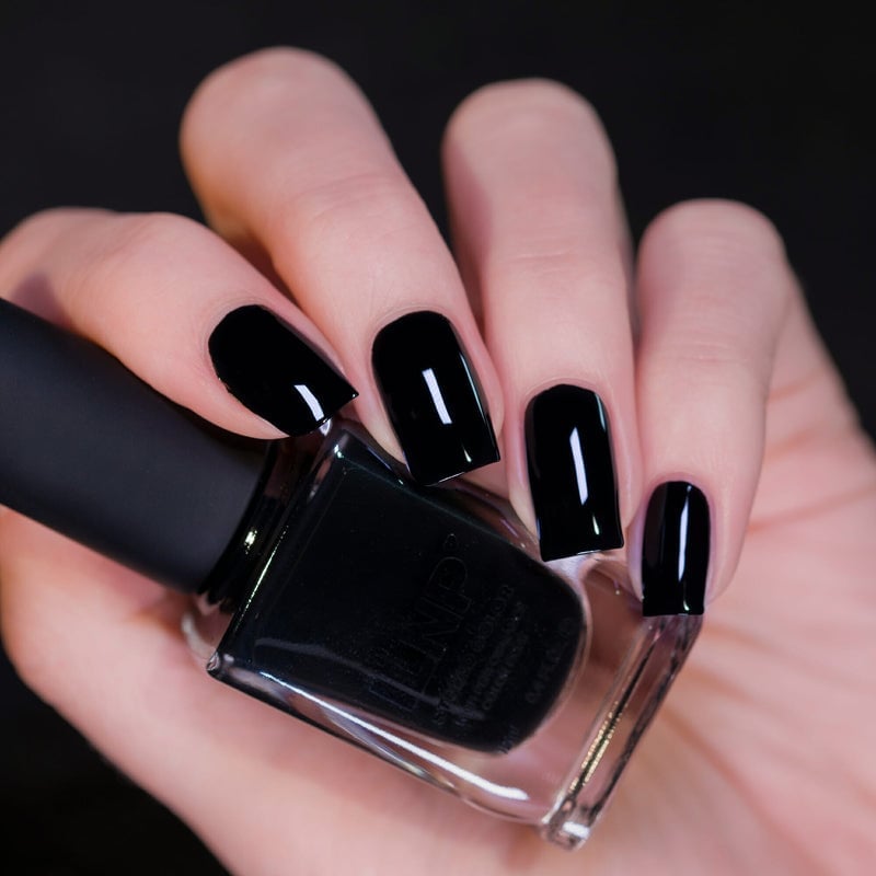 Classic Glossy Black Short Square Nails, Solid Color Classic Glossy Black Short Square Nails, Solid Color — Jet Black Nails 2027