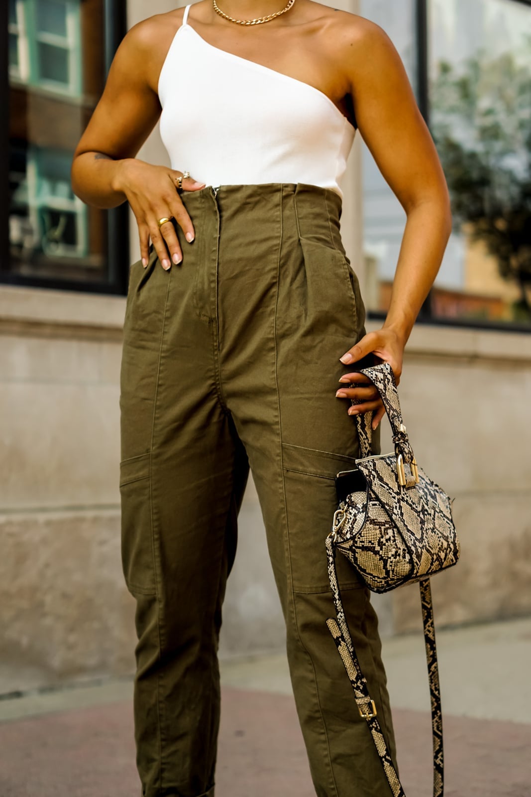 Olive Green Trousers With One-Shoulder Top Olive Green Trousers With One-Shoulder Top — Khaki Pants Outfits 2027