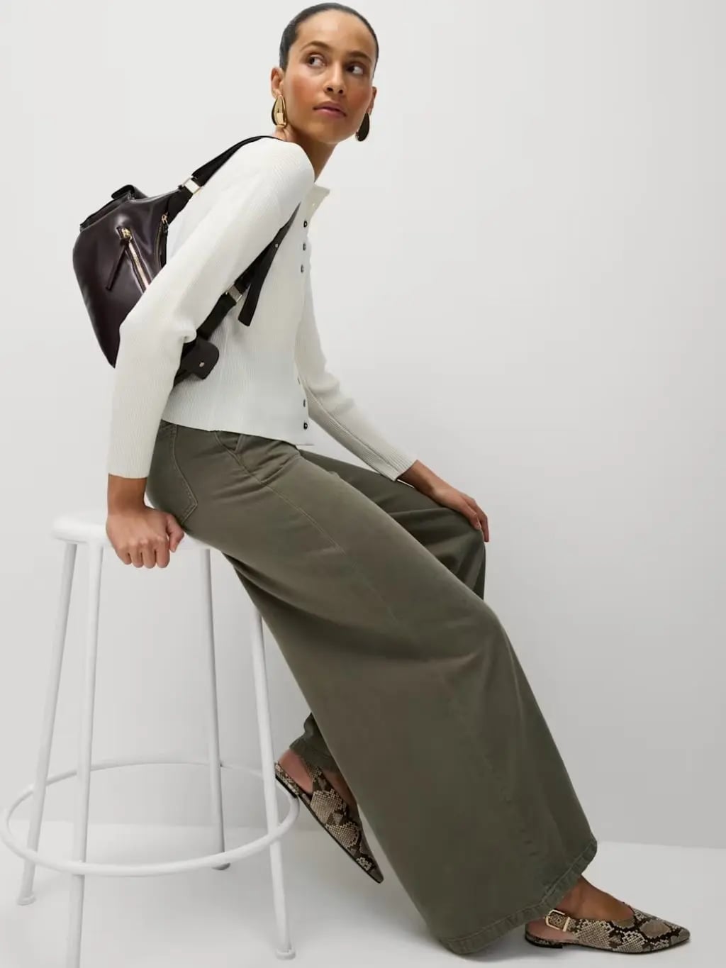 Olive Green Wide-Leg Pants With Fitted Cardigan Olive Green Wide-Leg Pants With Fitted Cardigan — Khaki Pants Outfits 2027