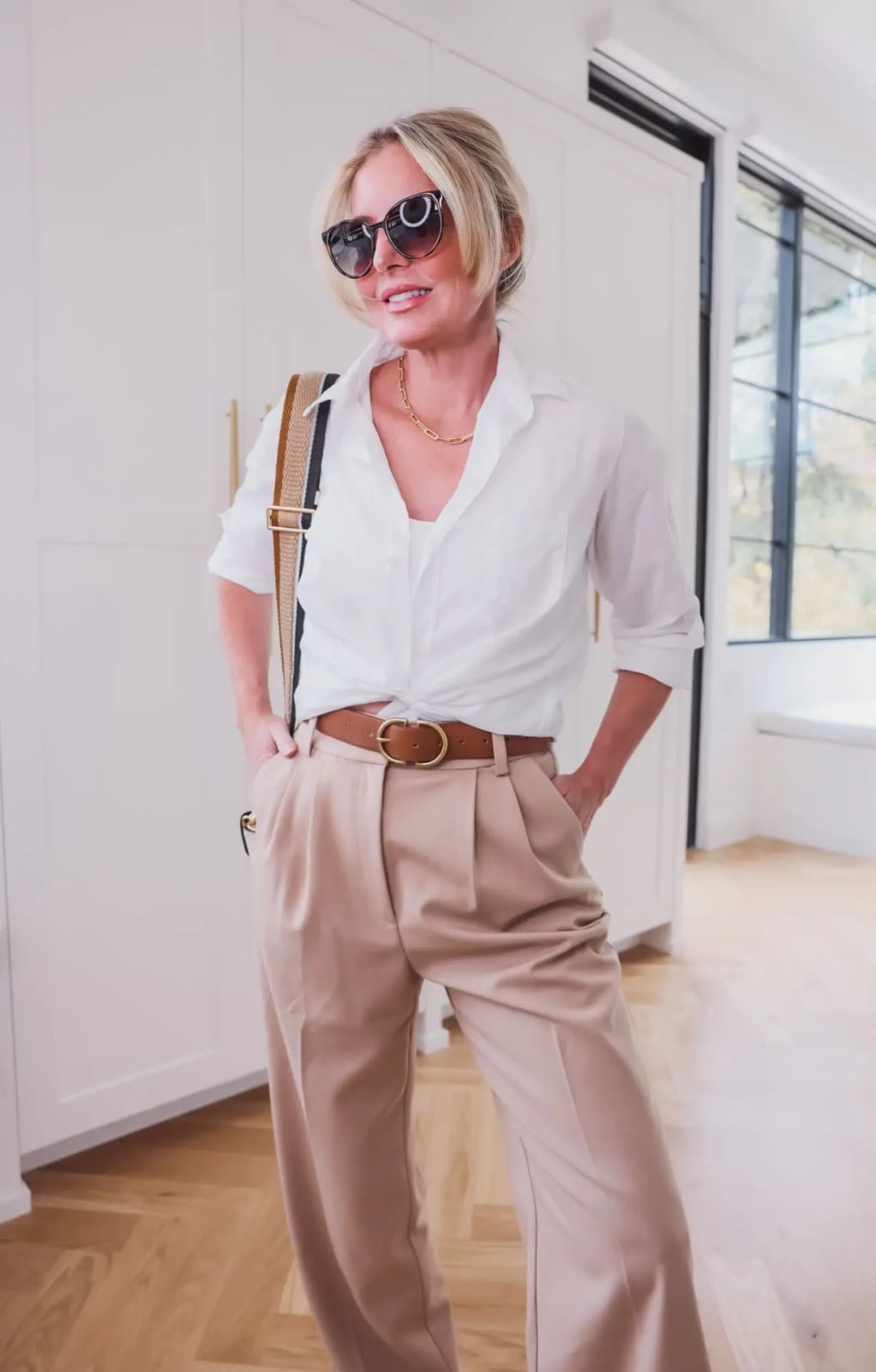 High-Waisted Pleated Trousers With Belted Shirt High-Waisted Pleated Trousers With Belted Shirt — Khaki Pants Outfits 2027