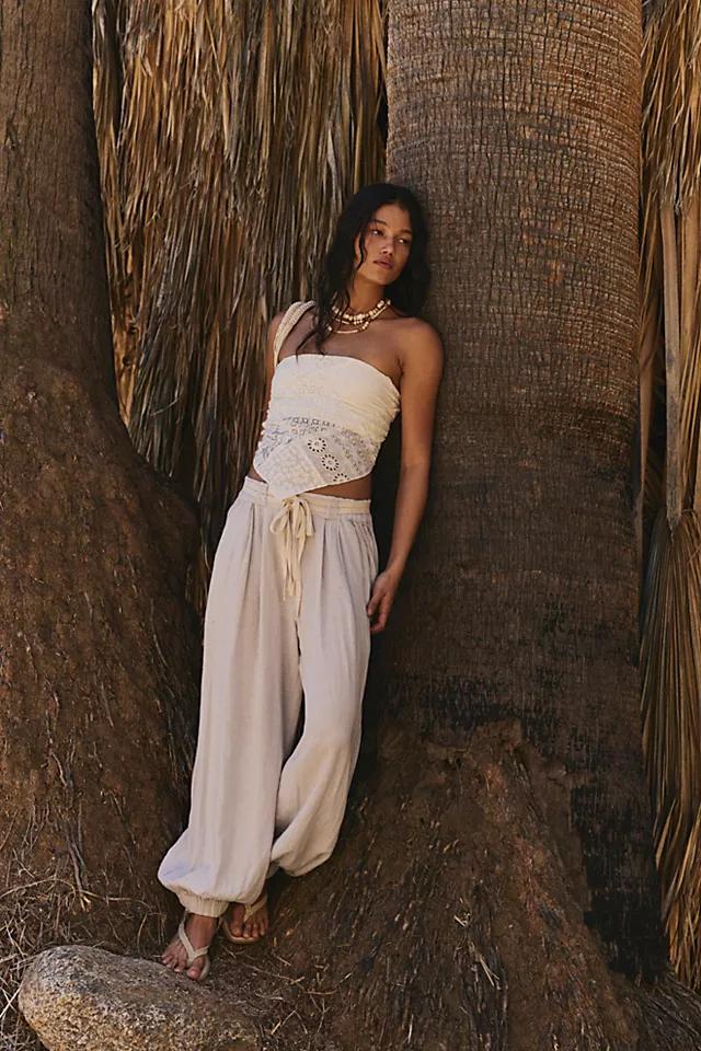 White Lace Bandeau Top With Linen Pants — Lace Bandana Outfits 2027