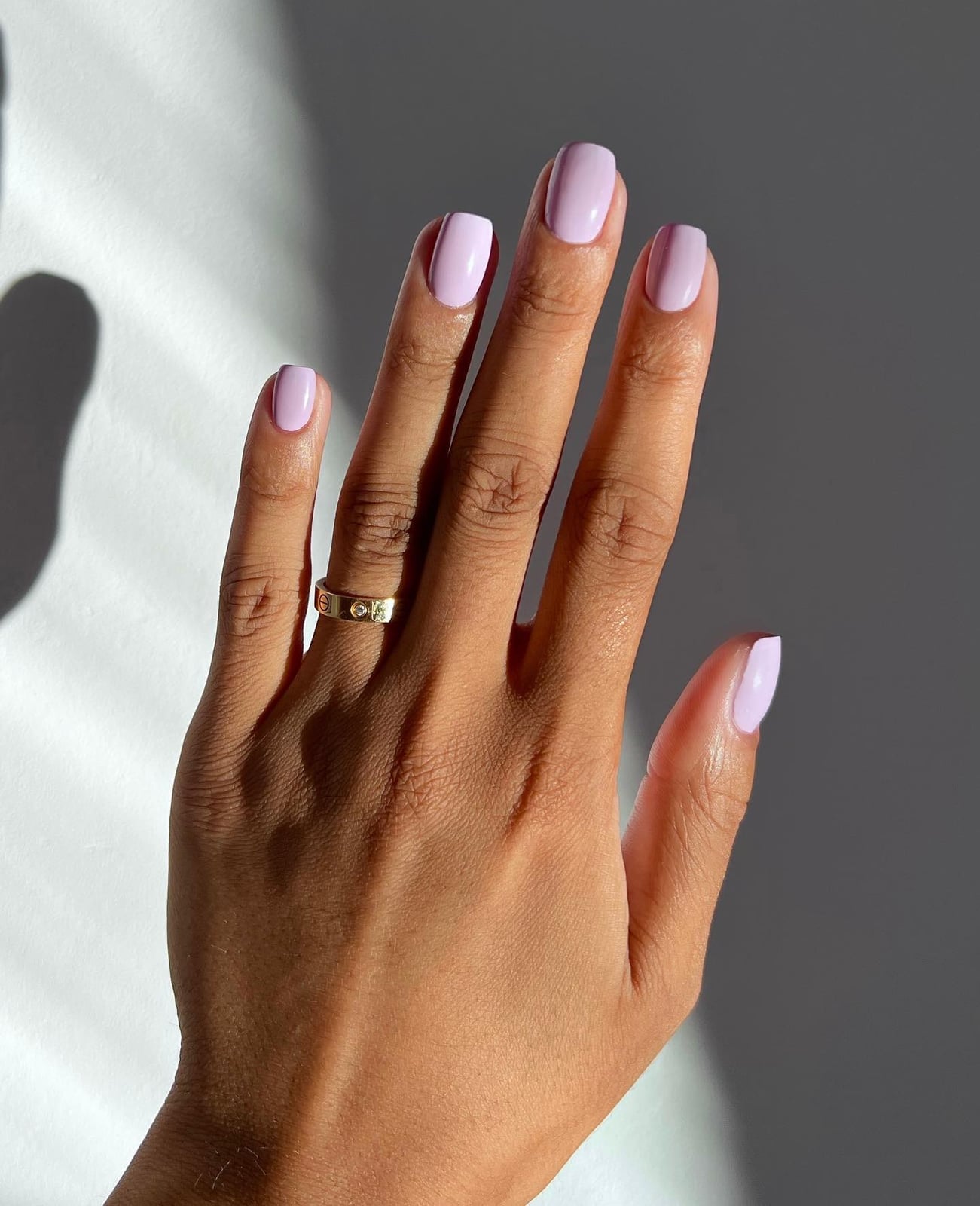 Medium Almond Milky Pale Lavender Glossy, Close-Up Take Medium Almond Milky Pale Lavender Glossy, Close-Up Take — Lavender Milky Nails 2027